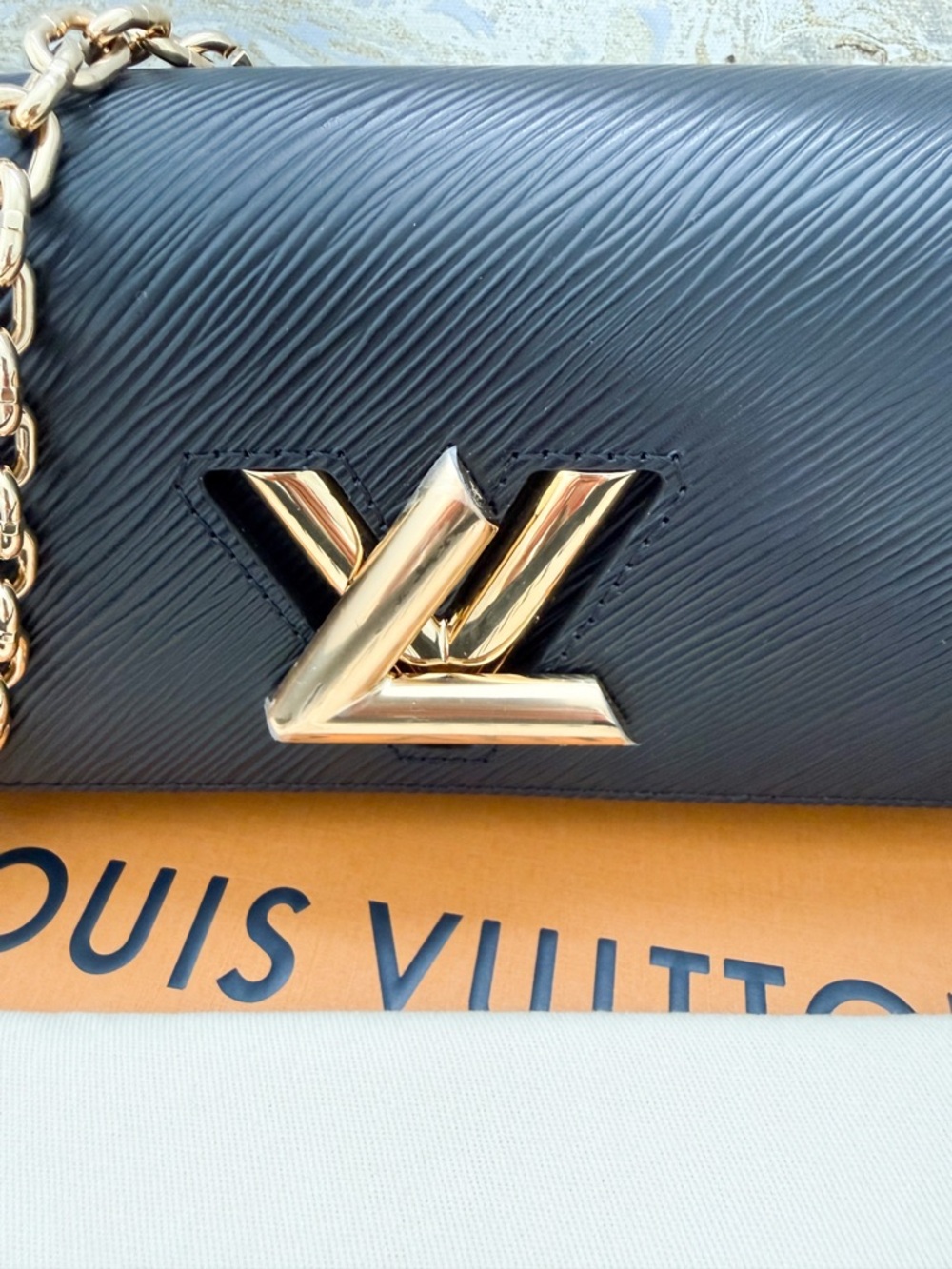 Louis Vuitton Twist West Pochette Black Epi Leather Handbag - Picture 13 of 16